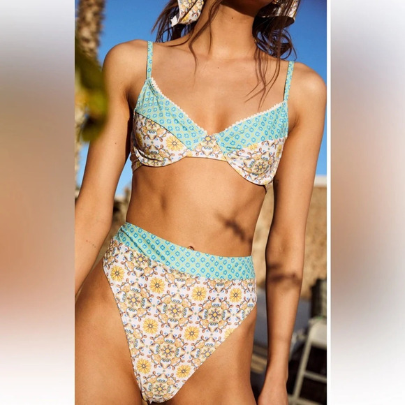 NWT NASTYGAL- Tile Mix Print Underwire Bikini And Headscarf 3pc Set size 6 - Picture 4 of 4